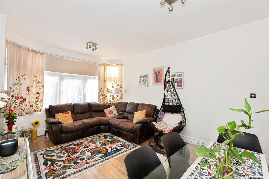 Property photo 3 of 17 Picture No. 06