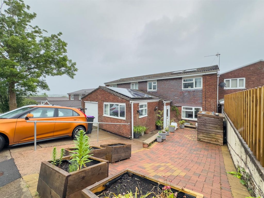 Property photo 2 of 22 151 Brynglas-23.Jpg