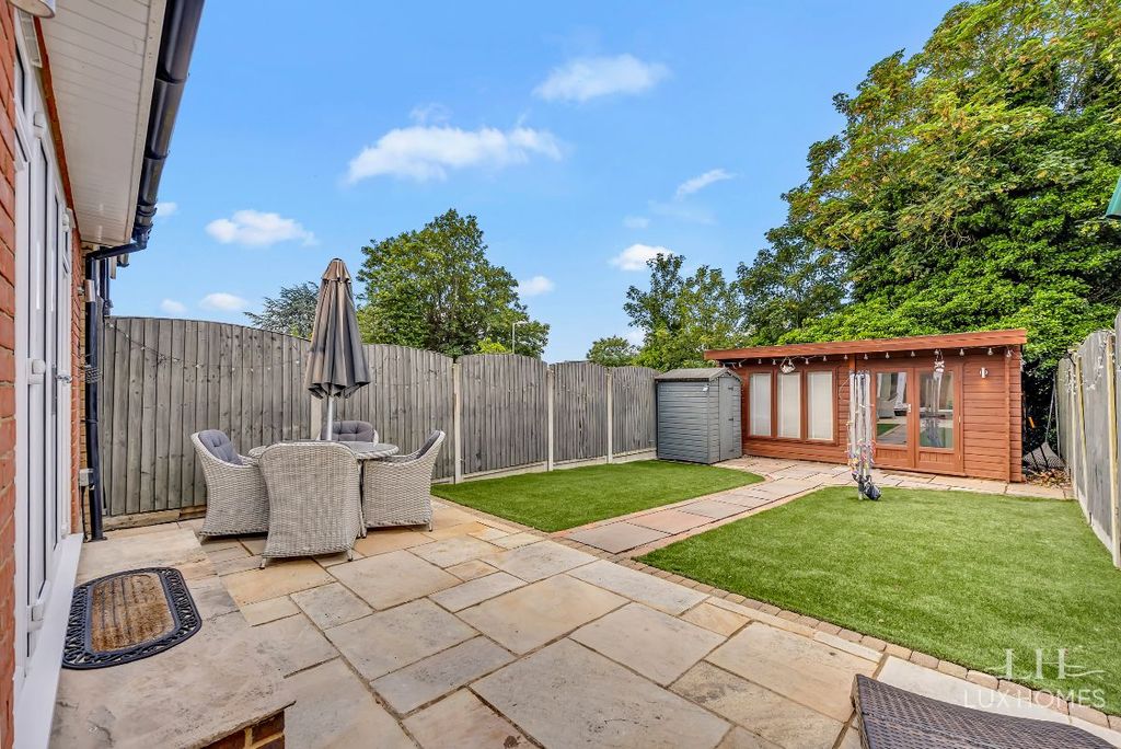 Property photo 2 of 24