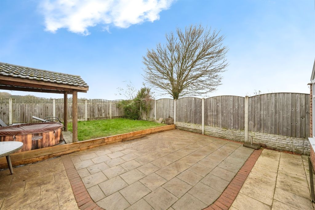 Property photo 3 of 19