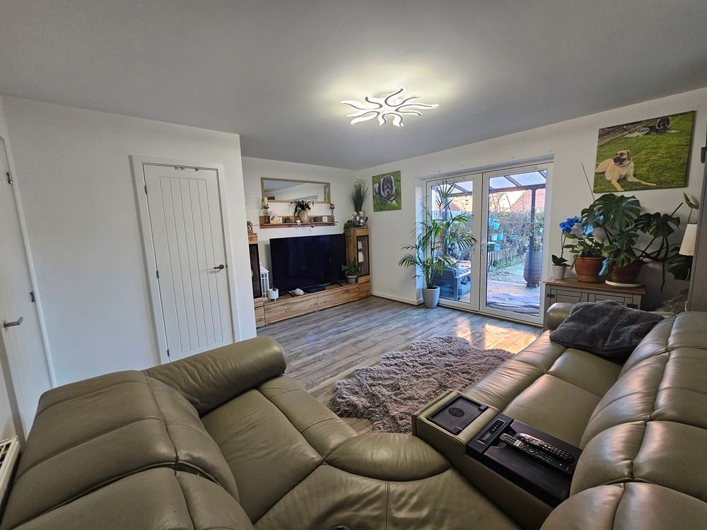 Property photo 1 of 12 1000060389.Jpg