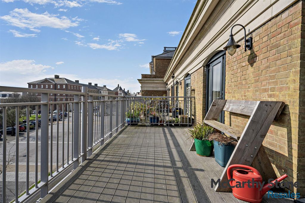 Property photo 2 of 26 Balcony: