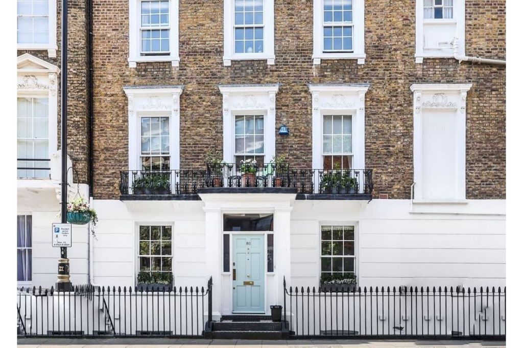 Property photo 2 of 24