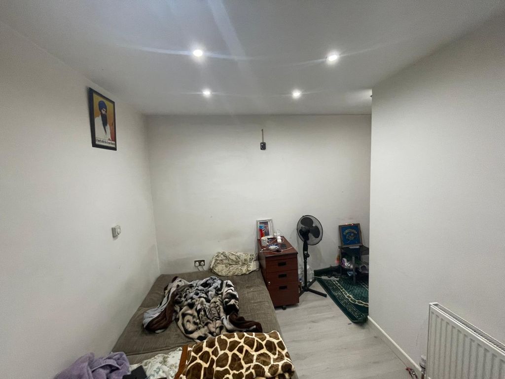 Property photo 3 of 12 Gallery