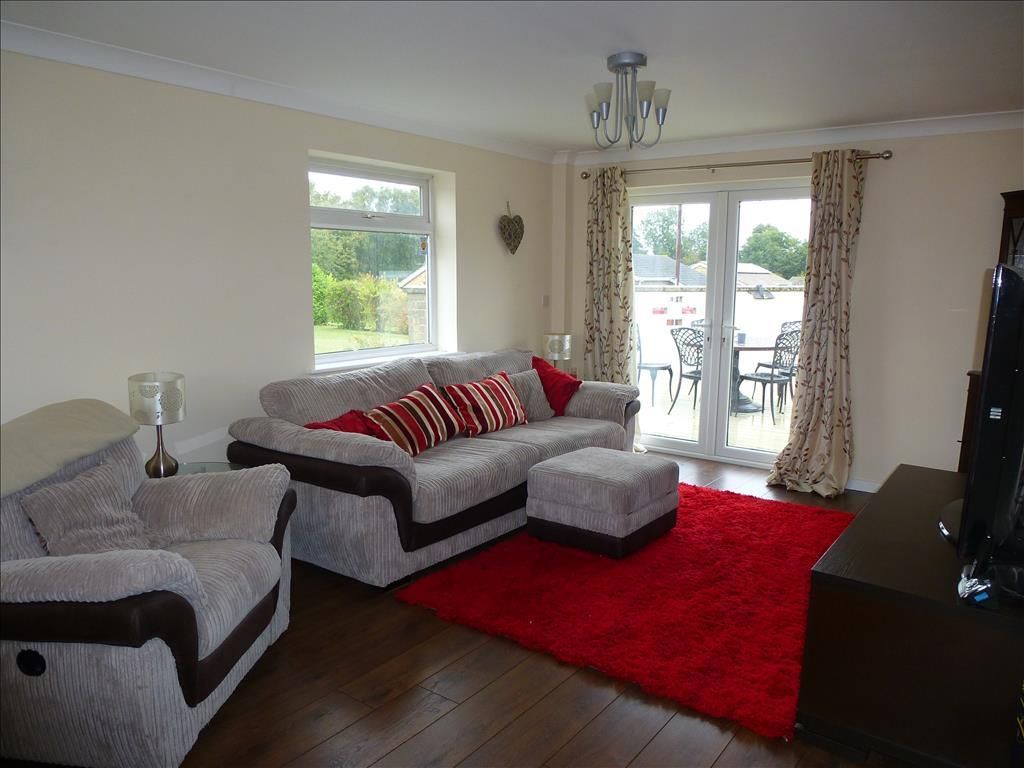 Property photo 3 of 10 Living Room