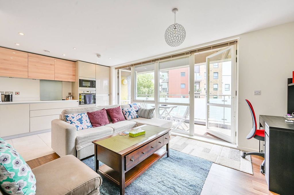 Property photo 2 of 12