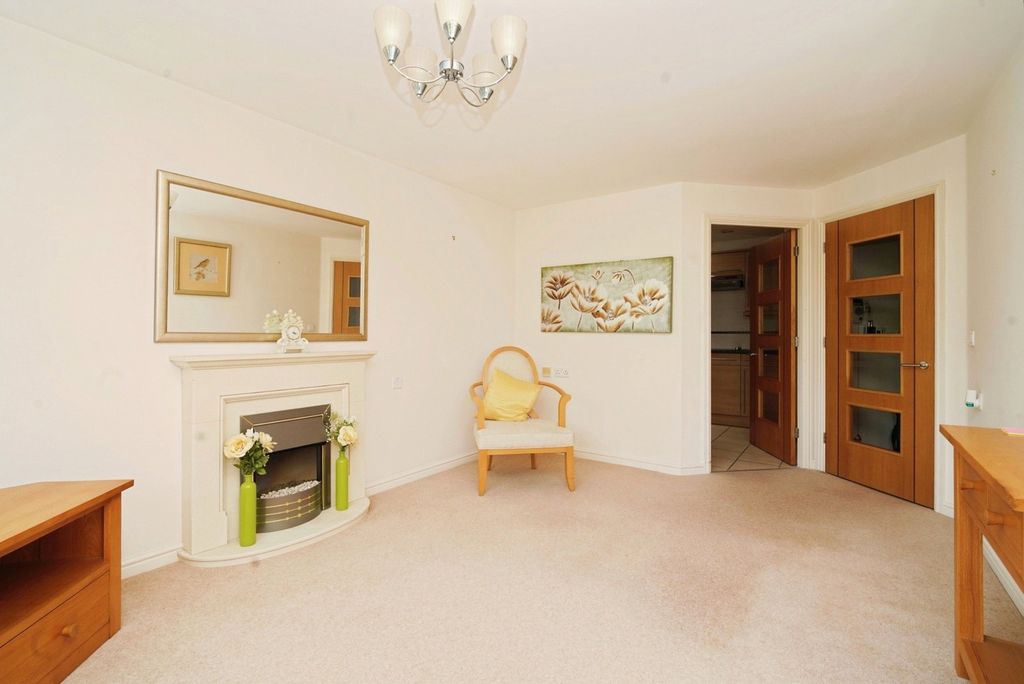 Property photo 2 of 11