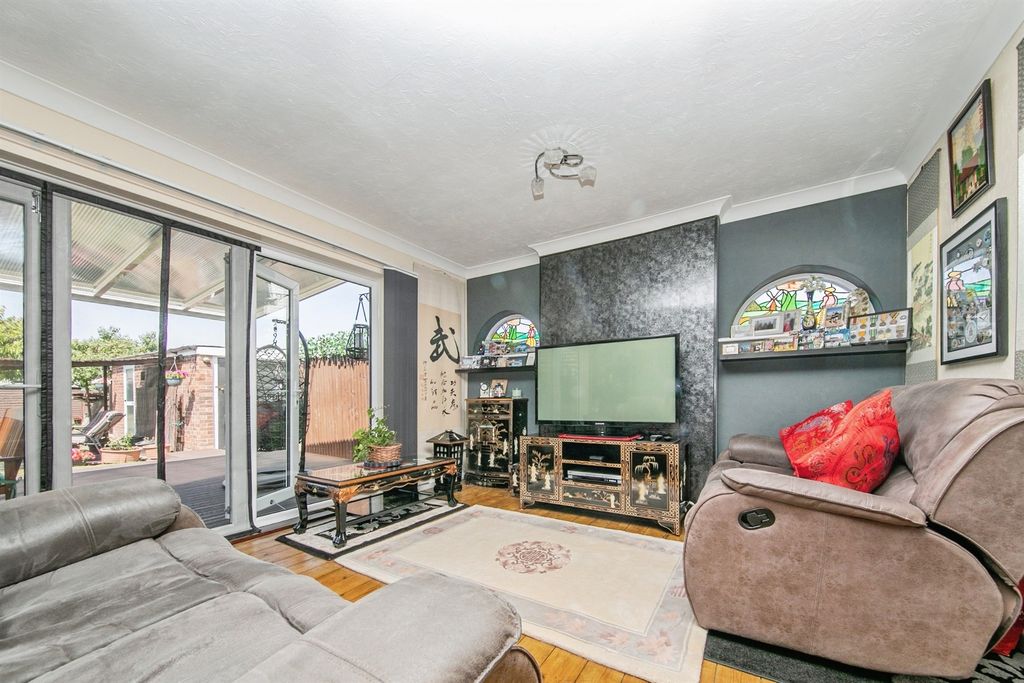 Property photo 3 of 17