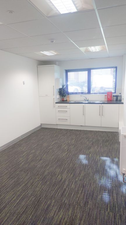 Property photo 2 of 5 24 Tremayne House-10