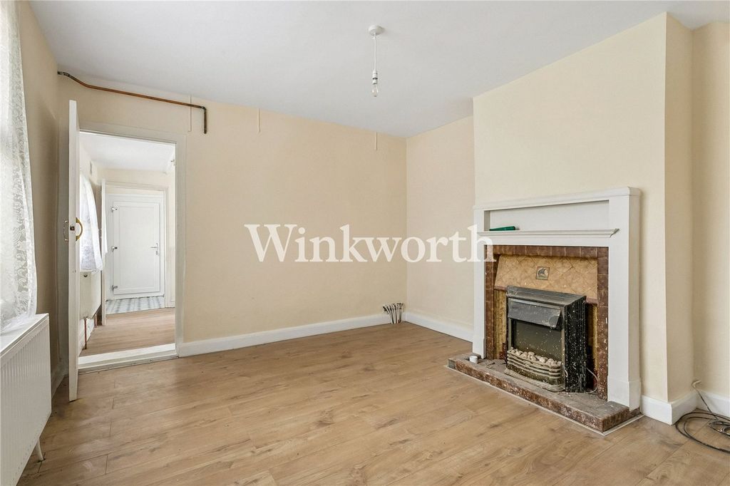 Property photo 2 of 19 Picture No. 08