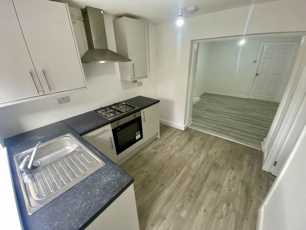 Property photo 1 of 12 4E1d8451-7994-4c8F-A9Be-Bed88d4ce136