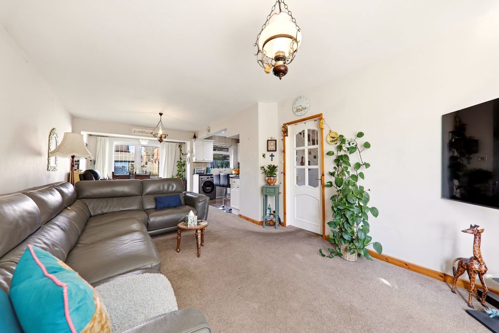 Property photo 3 of 26