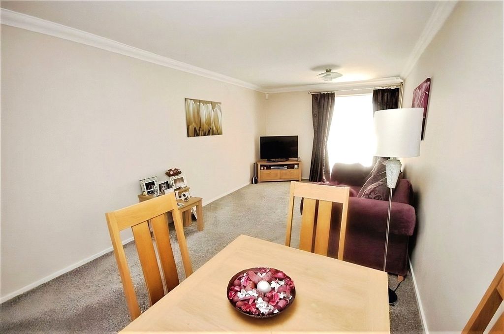 Property photo 2 of 7 Picture No. 17