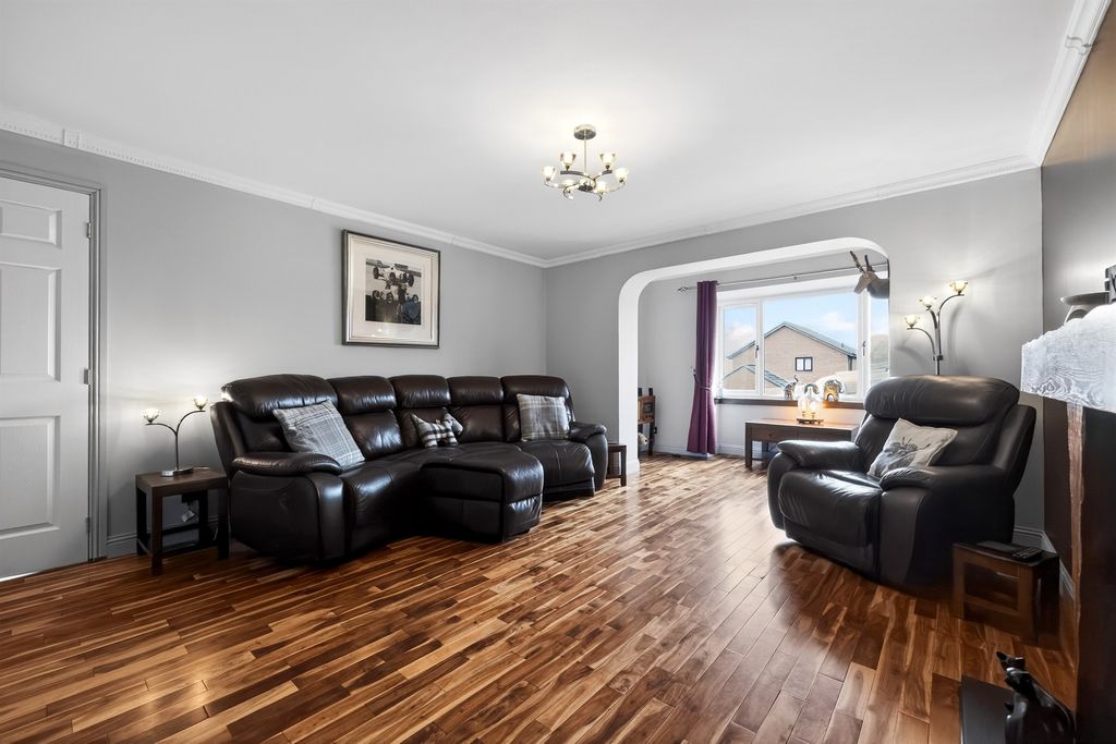 Property photo 3 of 28