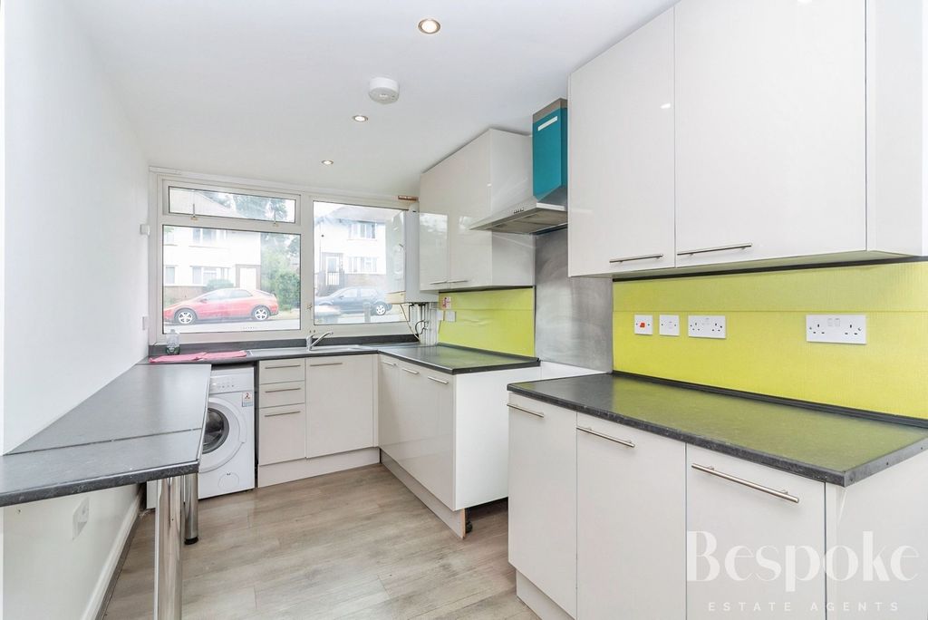 Property photo 3 of 13 Kitchen