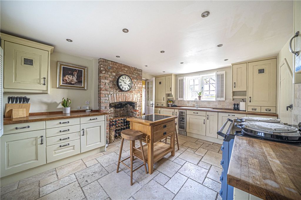 Property photo 2 of 18 Picture No. 07