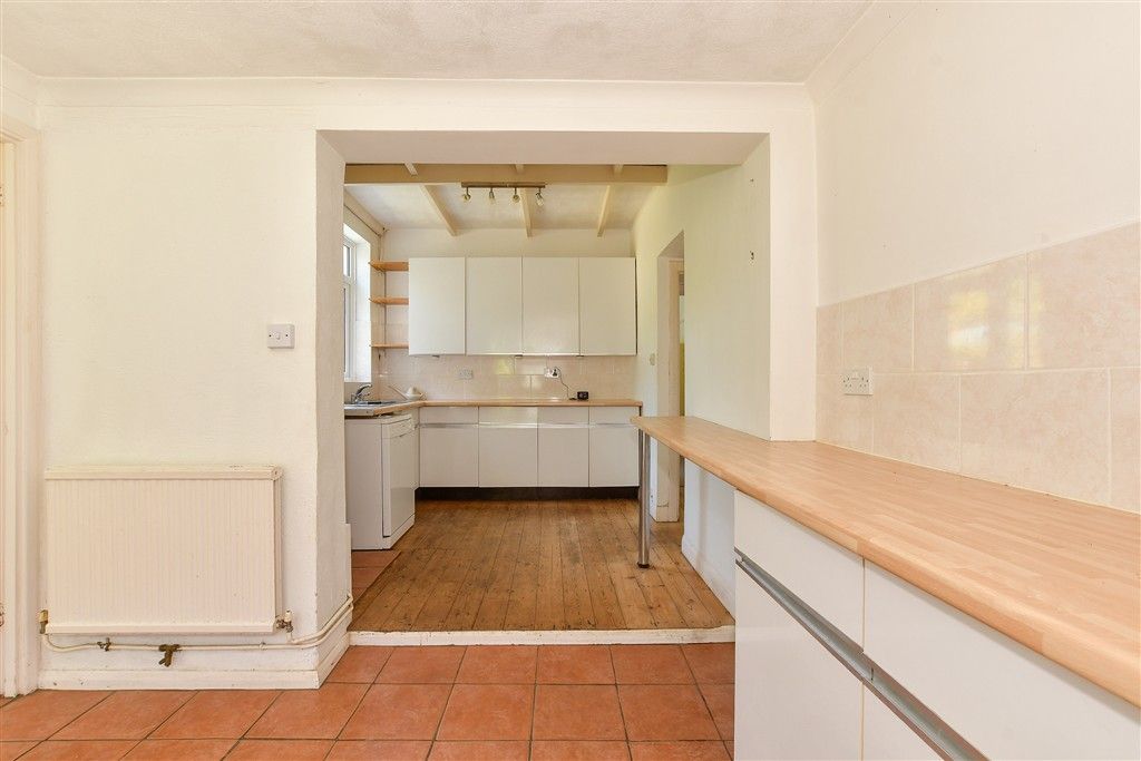 Property photo 3 of 12 Kitchen