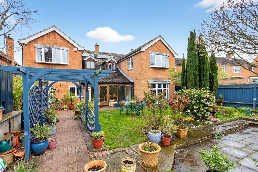 Property photo 1 of 42
