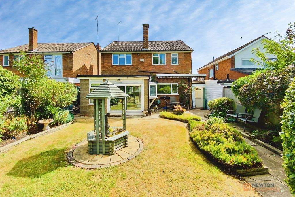 Property photo 2 of 25