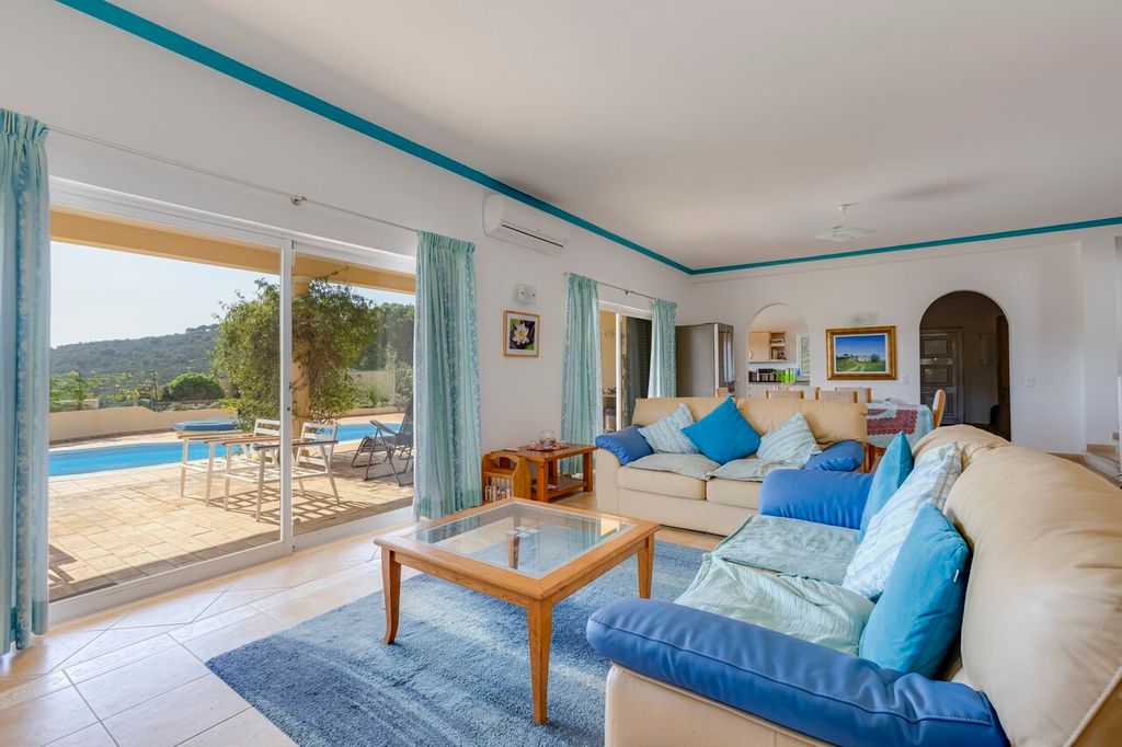 Property photo 3 of 33