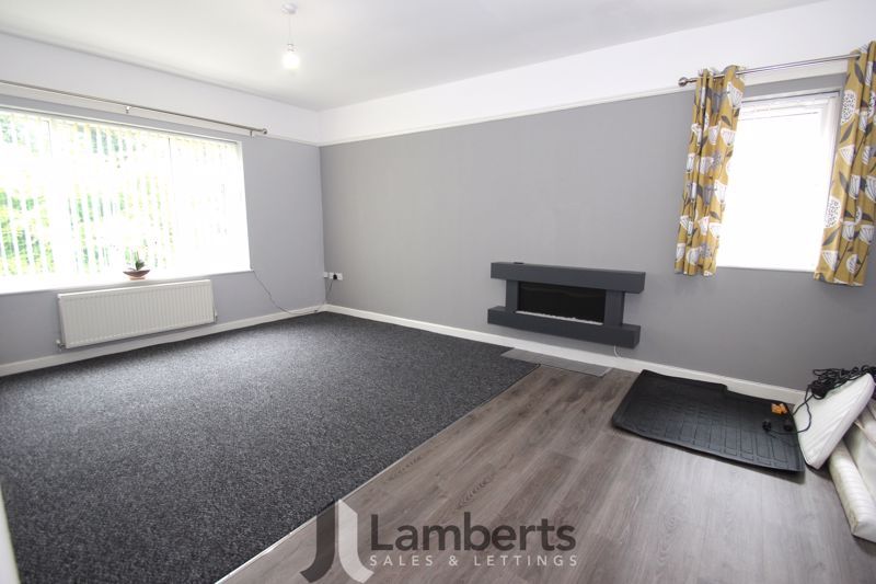 Property photo 3 of 19 Lounge/Dining Room