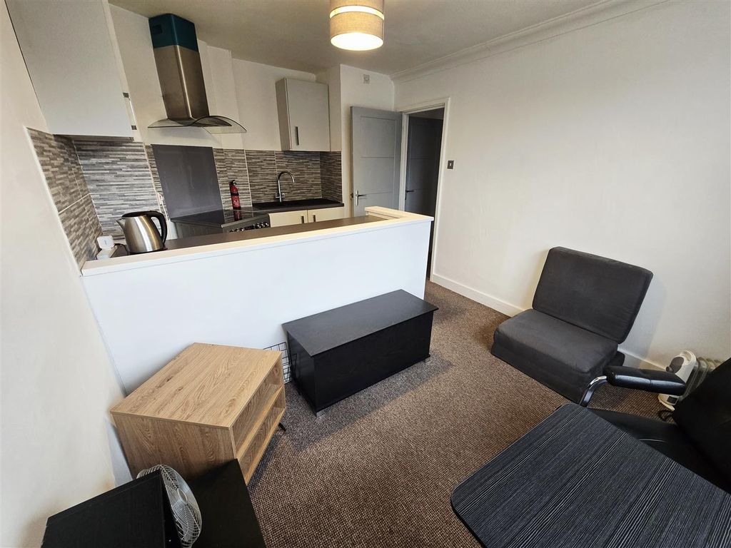 Additional image 7 of 1 bed flat for saleCastle Keep, Launceston PL15