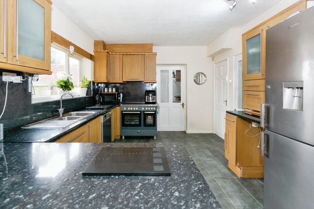Property photo 3 of 29 Kitchen 2.Jpg