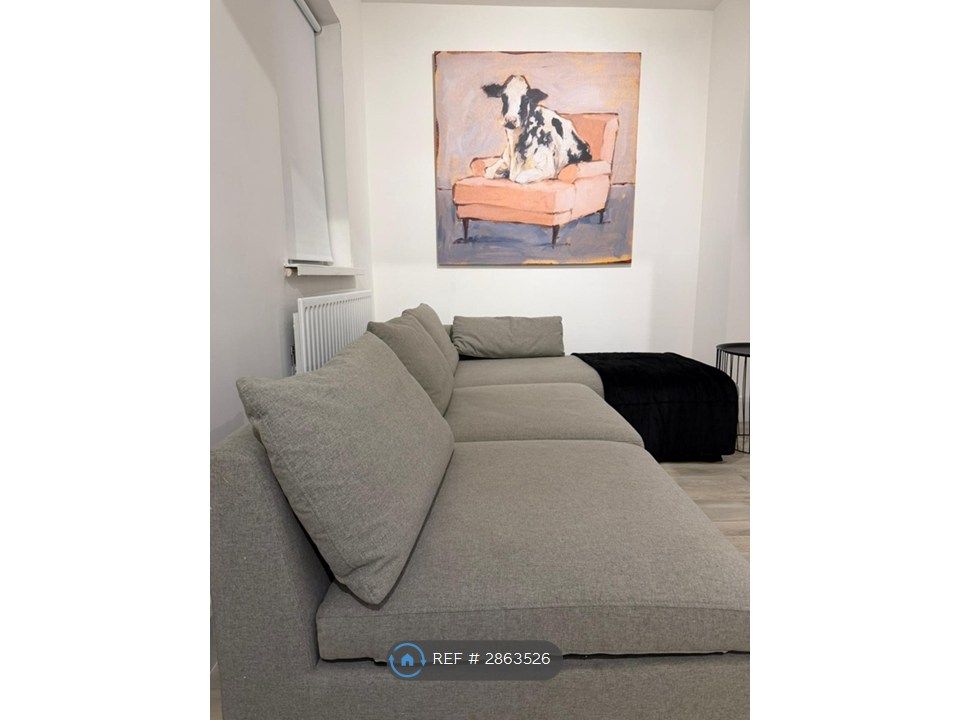 Property photo 2 of 28 Living Room