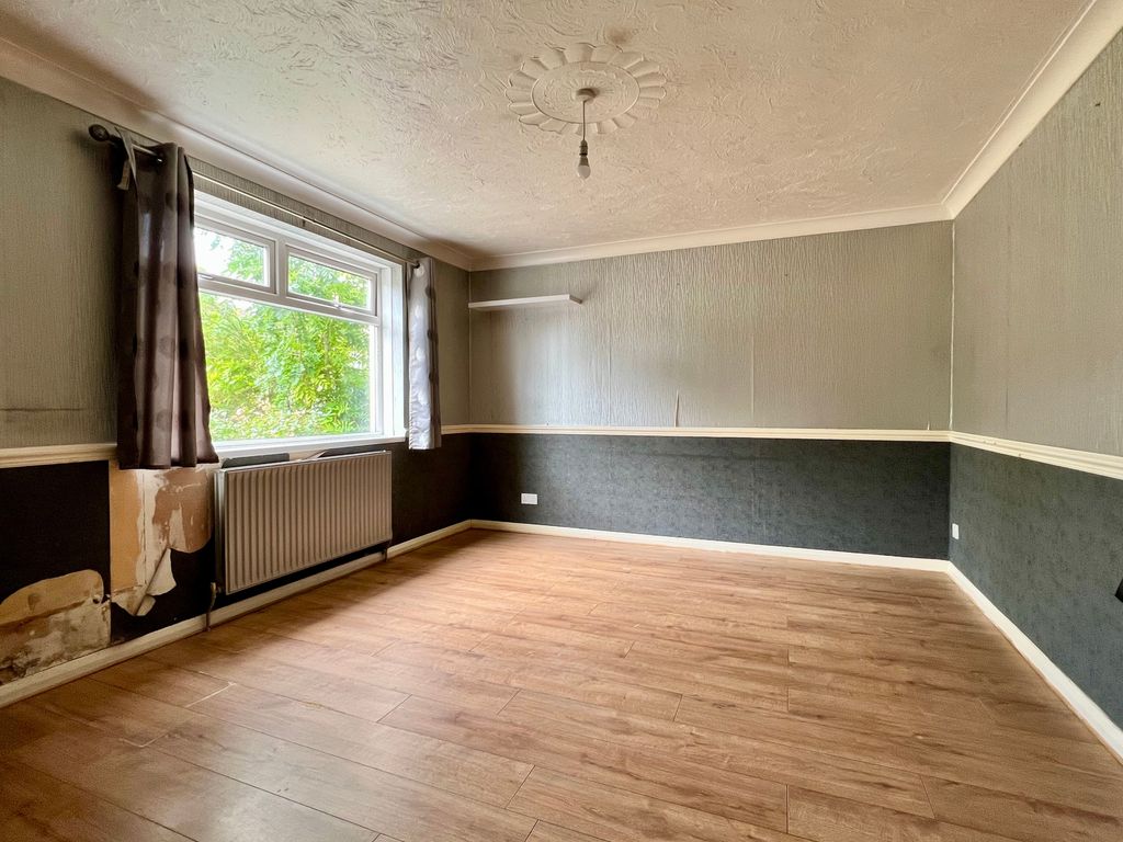 Property photo 3 of 12 Img_7036