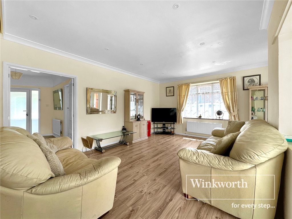 Property photo 3 of 18 Picture No. 30