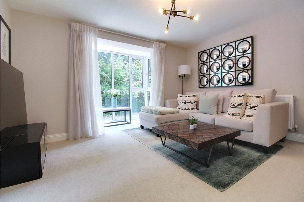 Property photo 2 of 8 Picture No. 03