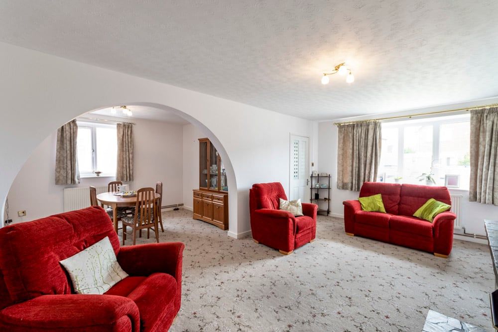 Property photo 3 of 11