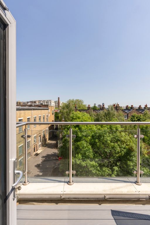 Property photo 3 of 12 Terrace