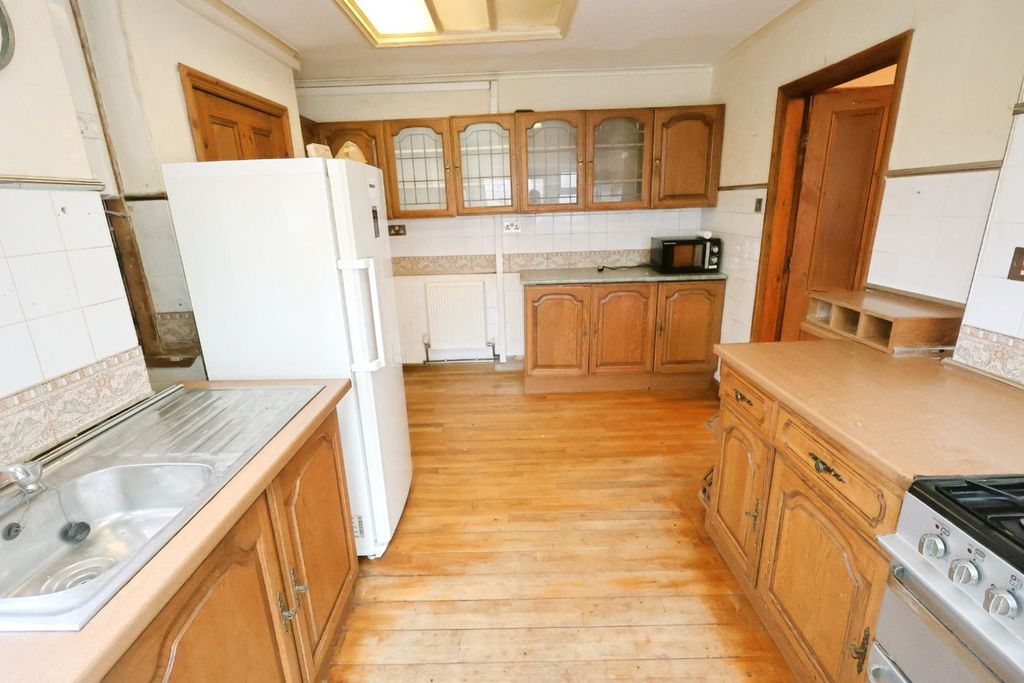 Property photo 3 of 13 Kitchen