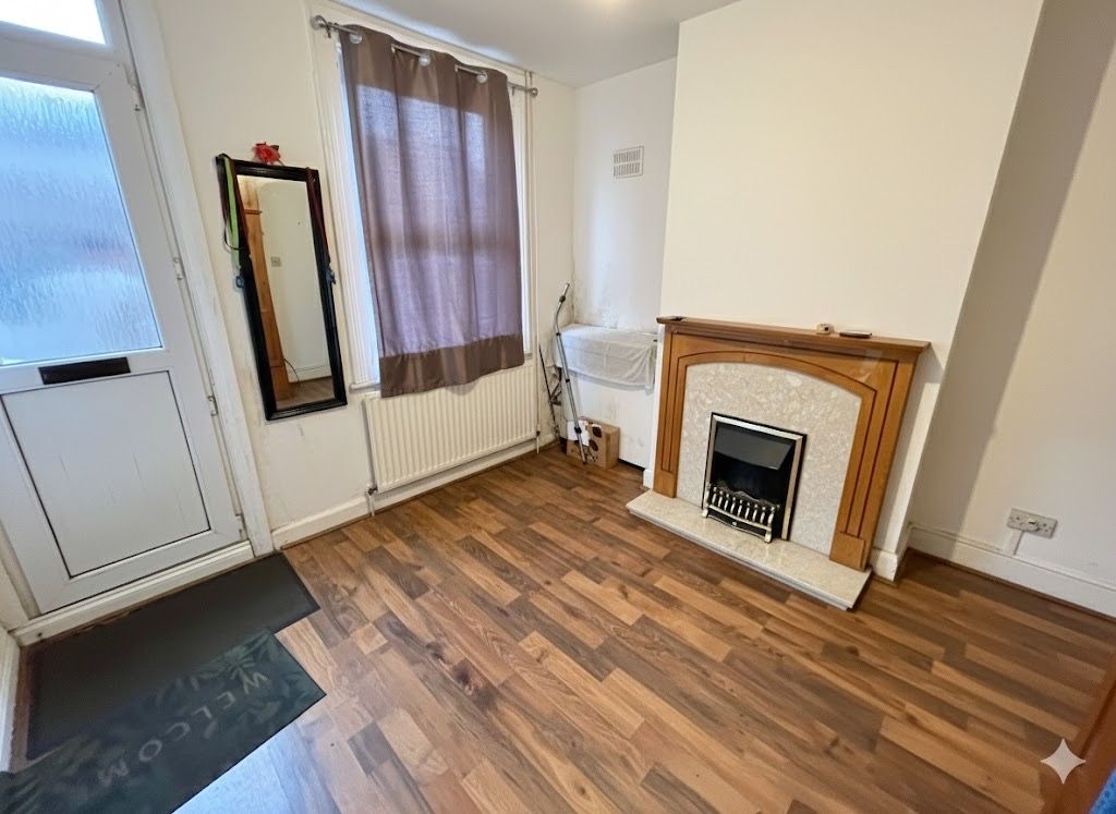 Property photo 2 of 7 4842243