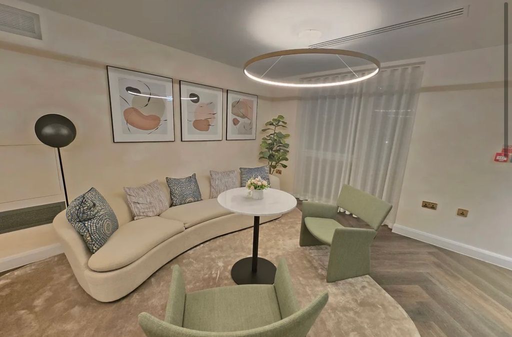 Property photo 3 of 5