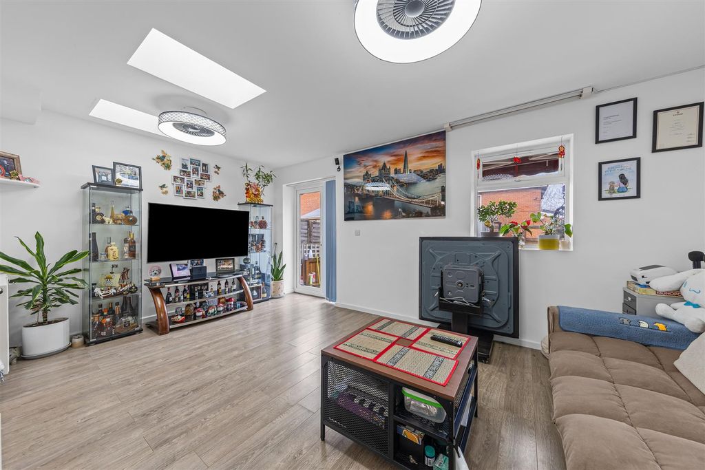 Property photo 3 of 20 13Quantockcresweb17.Jpg