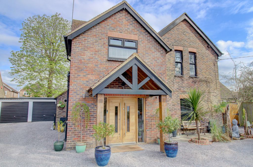 Property photo 1 of 16 Front