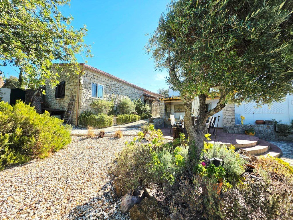 Property photo 1 of 42 Charming & Versatile Farmhouse With 3 Independent Annexes