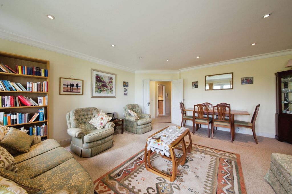 Property photo 3 of 18