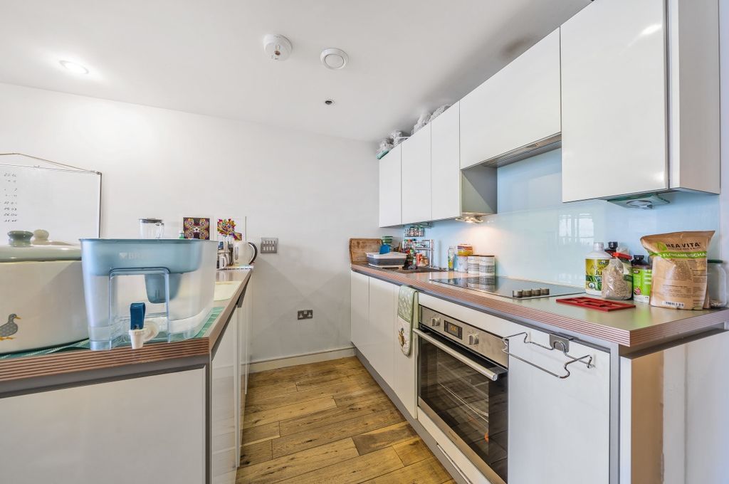 Property photo 2 of 11 Kitchen (2)