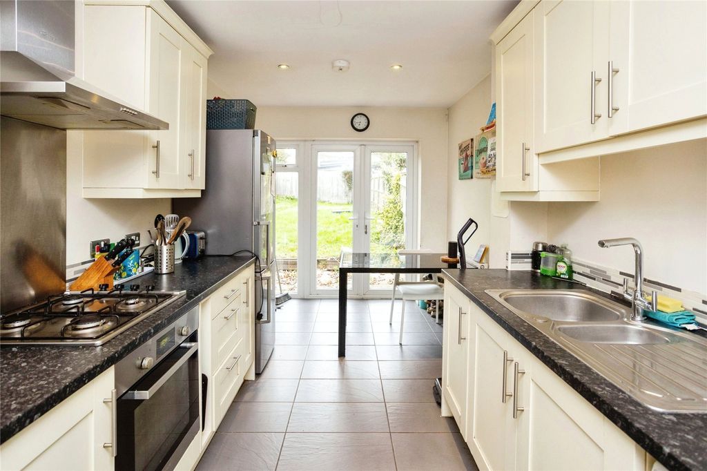 Property photo 2 of 17 Picture No. 14