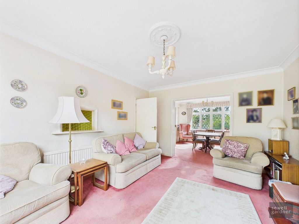Property photo 3 of 11