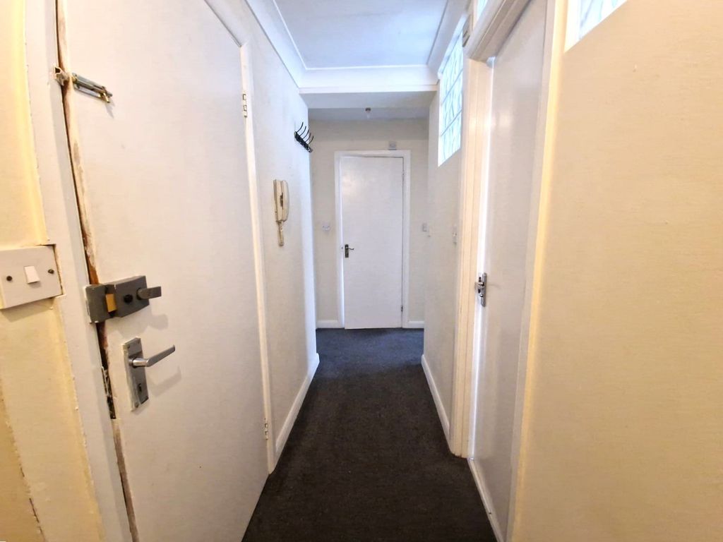 Property photo 2 of 9 Gallery