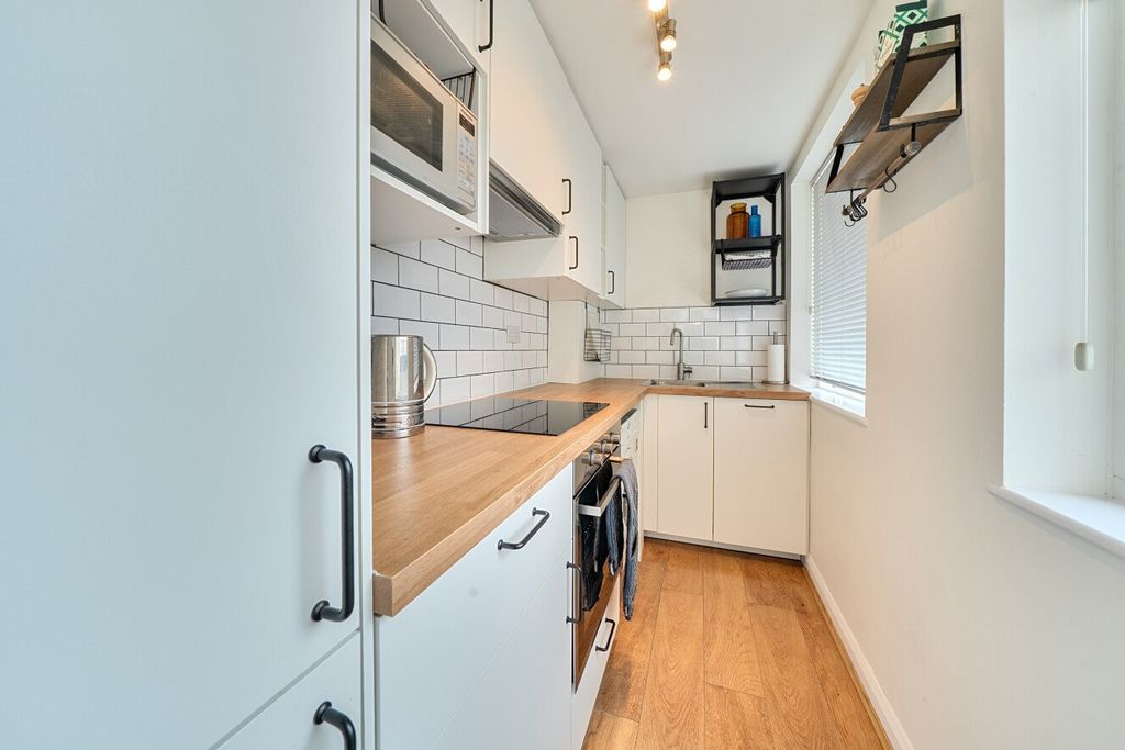 Property photo 3 of 18 Picture No. 15