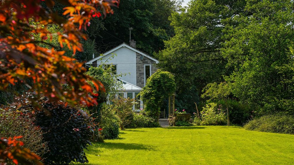 Property photo 3 of 36