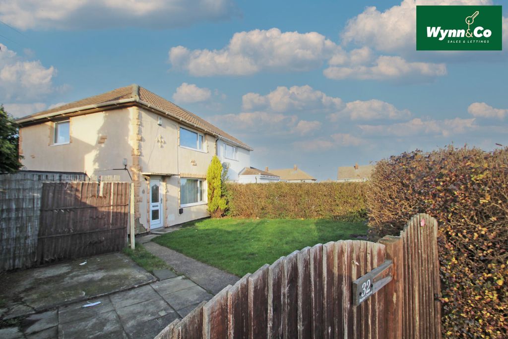 Property photo 2 of 13 Front (Exterior)