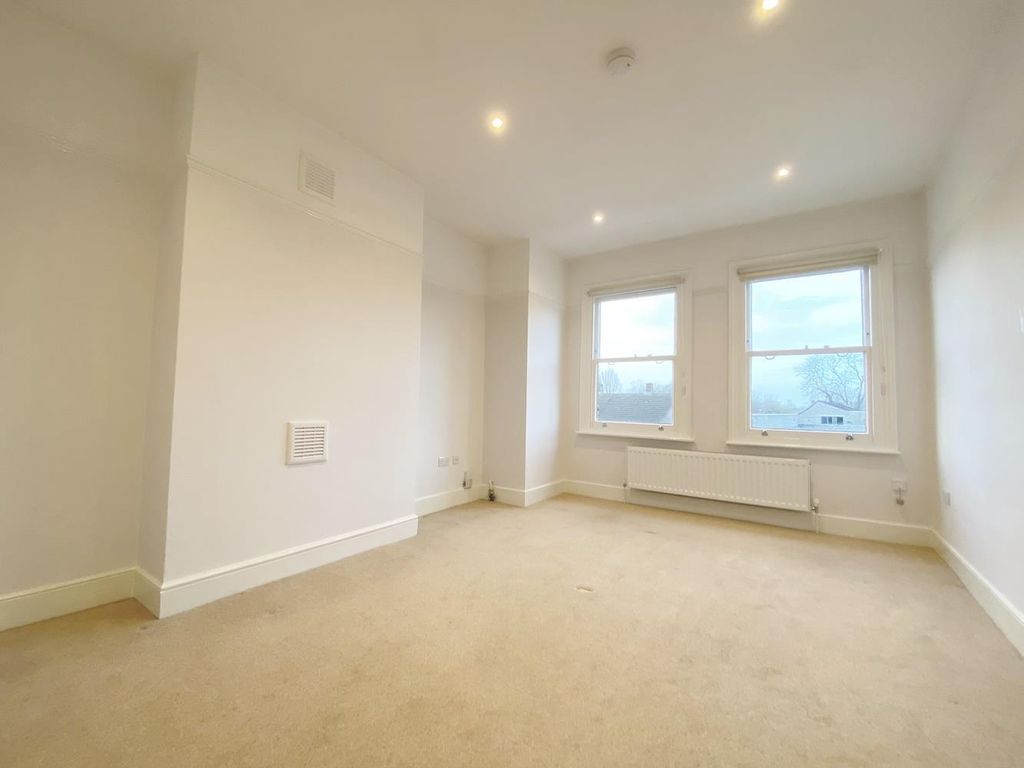 Property photo 3 of 9 2.Jpg