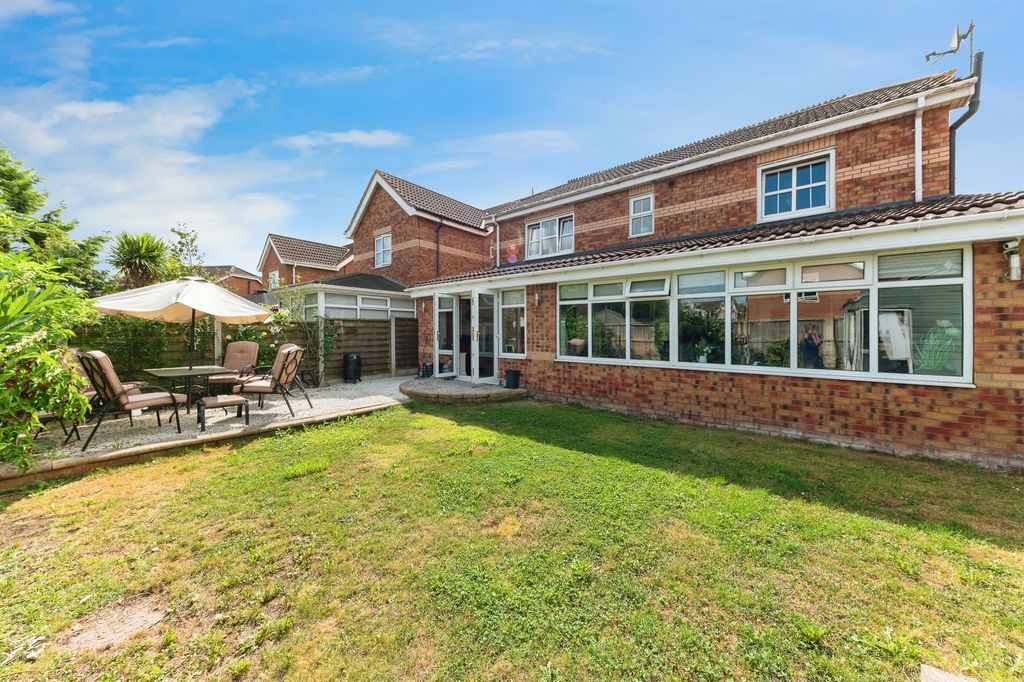 Property photo 2 of 17