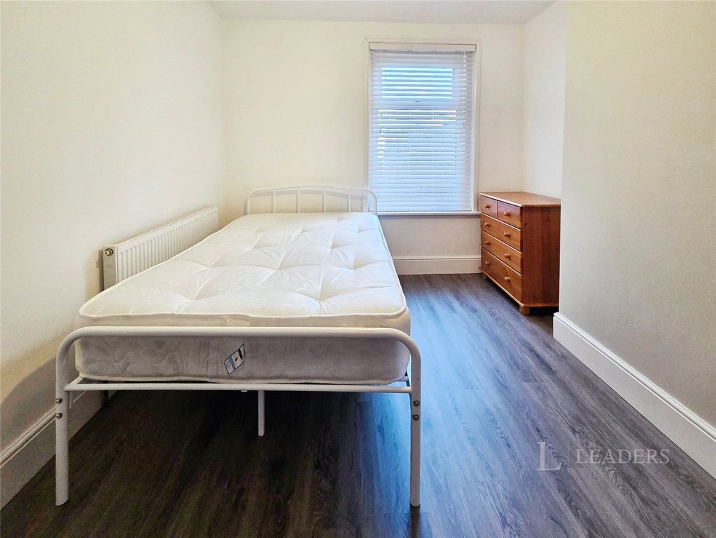 Property photo 1 of 6 Room